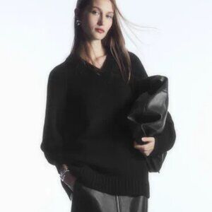 NWT COS Chunky Pure Cashmere V-Neck Sweater Jumper Black Size XS! EXTREMELY RARE